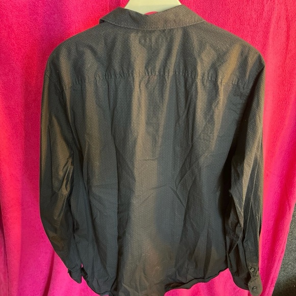 Collared Dressed Shirt
Size Large 
In Good Condition - Picture 3 of 3